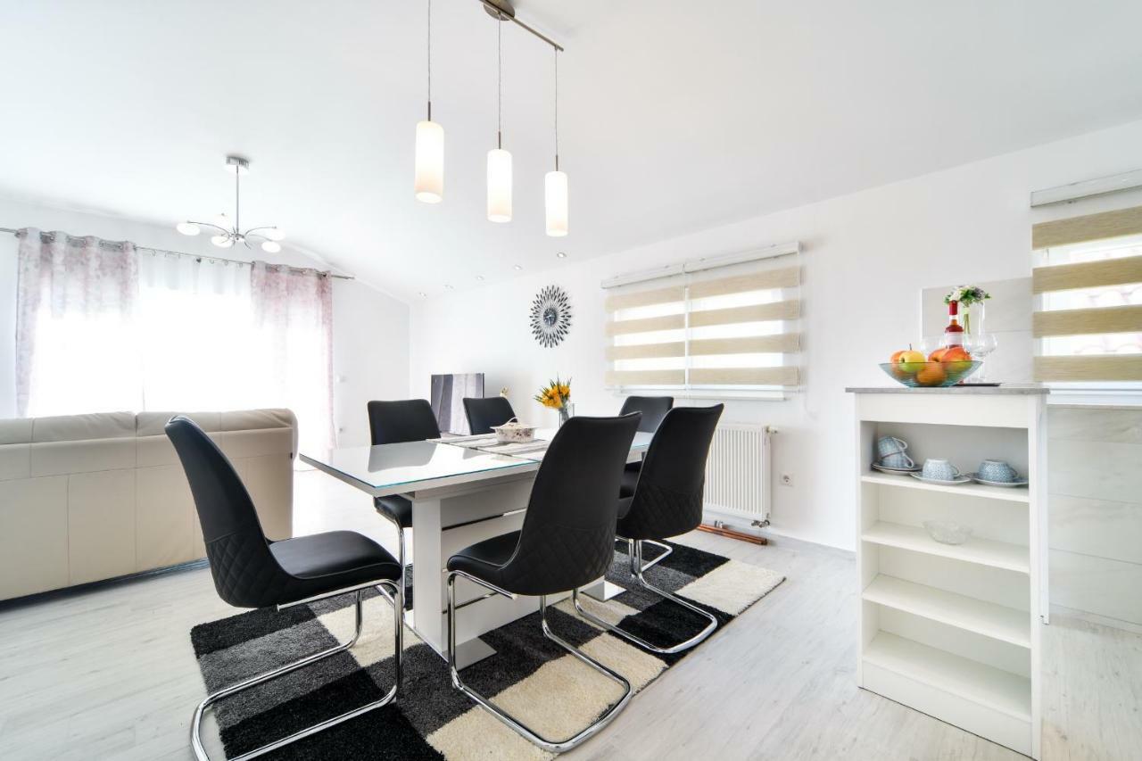 מלון זאדאר Apartman Novokmet-Crno מראה חיצוני תמונה
